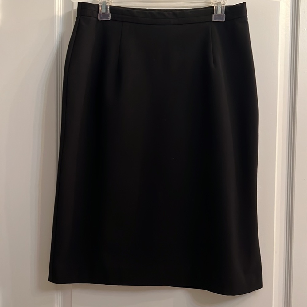 Michele Women’s Classic,  Black, Lined Skirt  Sz 12